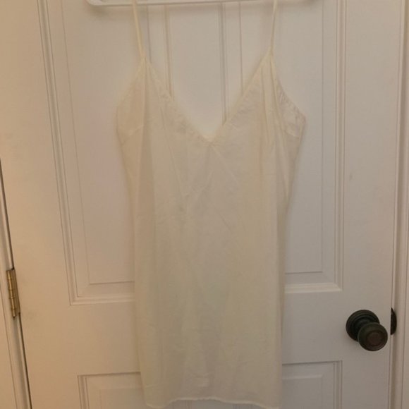 Zara Embroidered Dress - Picture 7 of 7